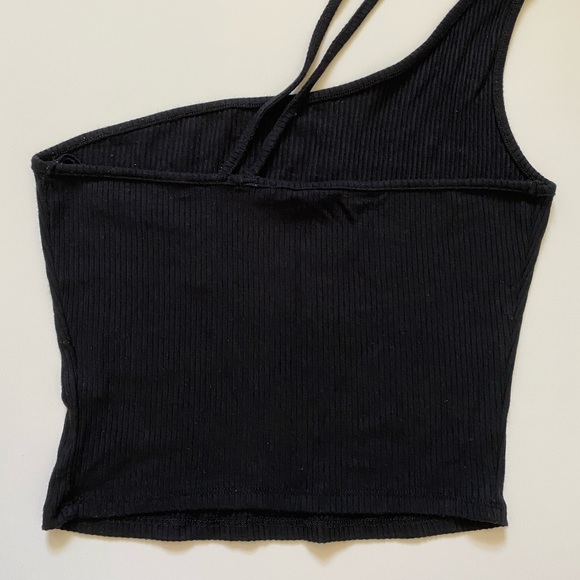 Asymmetrical crop tank - Picture 4 of 4